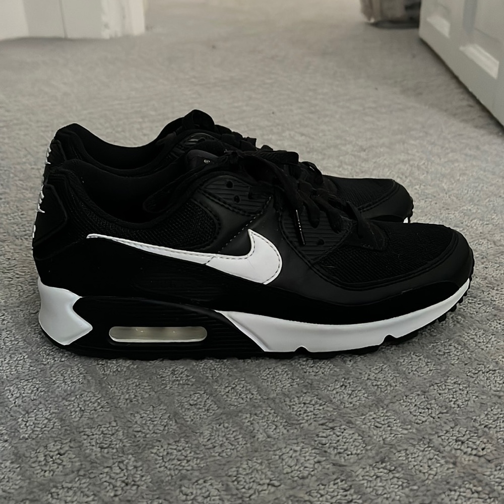 Nike Black & White Air Max 90